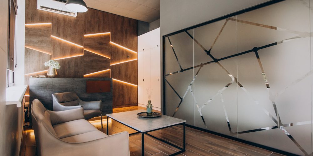 Empty flat interrior with elements of decoration